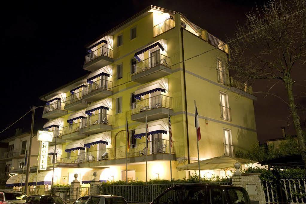 Hotel Fortunella Lido di Camaiore Extérieur photo